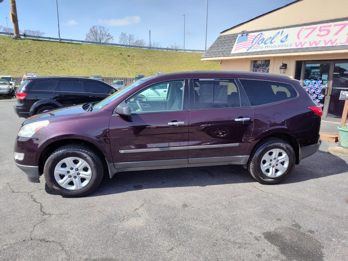 2010 Burgundy Chevrolet Traverse (1GNLREED6AS) , located at 5700 Curlew Drive, Norfolk, VA, 23502, (757) 455-6330, 36.841885, -76.209412 - Photo#7